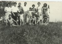 La nostra famiglia, parenti e vicini di casa. Agosto 1962.jpg
