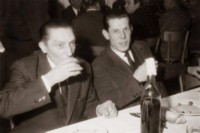 23) Gino Carpesio e a destra un giovane Ernesto Turro. era un attore dilettante ed assieme ad altri aveva messo in piedi la -Compagnia del Trivelin-.jpg