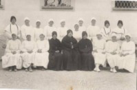 29) Le suore di Santa Maria del Prato. suor Firmina buona compassionevole suor Valentina nuona e brava suor Rosà tremenda cattiva suor Eugenia era sia amata che odiata ma non era cattiva..jpg