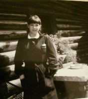 1e) Un tempo, si faceva la stagione estiva in Birreria Pedavena ecco una giovanissima ( 16-17 anni) Nicoletta Pellegrini sul posto di lavoro!.jpg