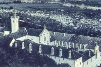 2a) CERTOSA DI VEDANA (Belluno) - Interno del Chiostro - primi '900.jpg