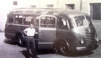 2) Anno 1946. Fiat 626 fermo davanti alla carrozeria Barbi di Mirandola (MO) , dove è stato acquistato dalla ditta Buzzatti, presnte Renzo uno dei titolari.jpg