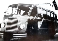 16) Anni '50. Una corriera della S.A.D. in servizio sulla linea Padola - Belluno..jpg