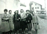13-Gita a la Madonna delle grazie co la coriera de Mognol anni '50 da San Gregorio nelle Alpi.jpg