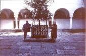 28) San Vittore e Corona. Dicembre 1991 - mia mamma Rita e mio nipote Ivan, dopo qualche mese Don Gaio verrà a mancare e resta un bel ricordo!.jpg
