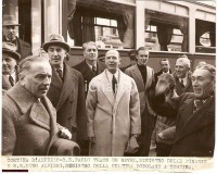 3c) Cortina - Figure di spicco del regime scendono dalla carrozza Reale a Cortina... dai nomi e relative cariche, l'immagine dovrebbe essere 1937-1940..jpg
