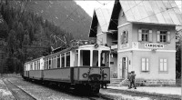 27b) il trenino, funzionale, puntuale, utile, un'attrattiva turistica che si inseriva egregiamente nel paesaggio (sia d'inverno che nelle altre stagioni).jpg