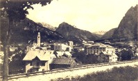 58c) Cortina - Belluno Panorama di Cortina d'Ampezzo (m.1224) dalla linea ferroviaria, nello sfondo il Col Rosà e la parete del Pomagagnon.. Breveglieri 1928..jpg