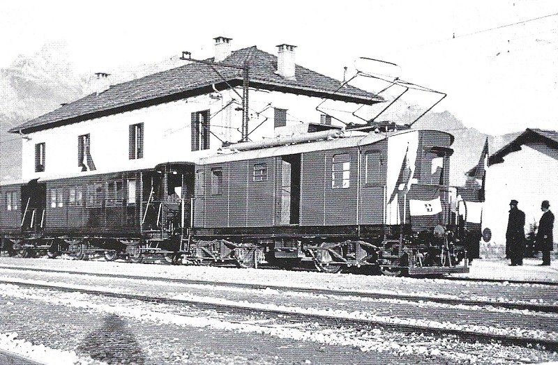 01b) Treno inaugurale in partenza dalla stazione di Bribano - 11 gennaio 1925.jpg