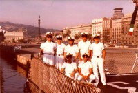 175) Una piccola parte di elicotteristi a bordo di nave Bergamini, a Barcellona. Anno 1980..jpg