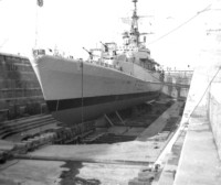 81) nave Bergamini, bacino di carenaggio, Taranto 1972.jpg