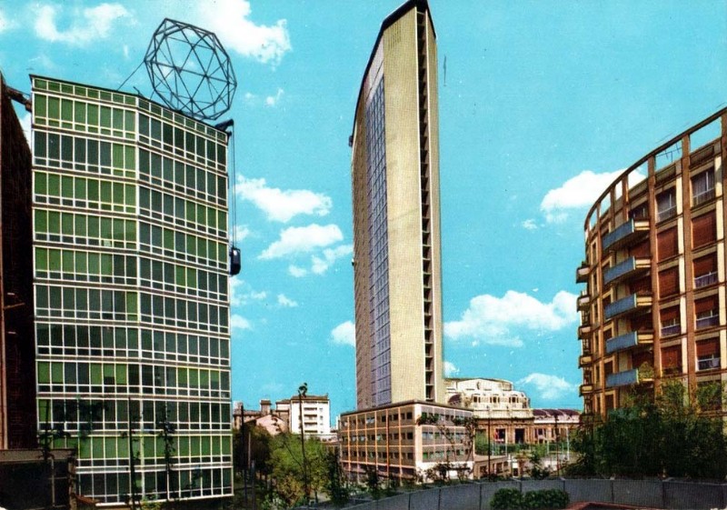 01.. Anni '60 La nuova sede dell'Azienda viene aperta nel 1960 a Milano, inaugurando un periodo particolarmente efficace di attività distributiva, industriale e di comunicazione pubblicitaria..jpg