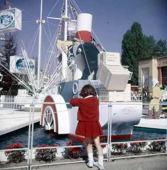 1) Pubblicità Galbani alla Fiera campionaria di Milano del 1952.jpg