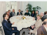31a) Pranzo di lavoro Galbani al'hotel Gallia anni '80. Da sn Sandro Smerzini, ........., Luciano Cassol, Alfredo Torreggiani, Mario Basso,Antonello Alfreducc , Dall'Asta, Scaramuzza (Belgio), Donata Ubbiali.jpg