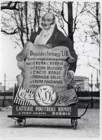 2) Pubblicità mobile dei formaggi delle Latterie industriali riunite (di Egidio Galbani) Robbio alla Fiera campionaria di Milano del 1931.jpg