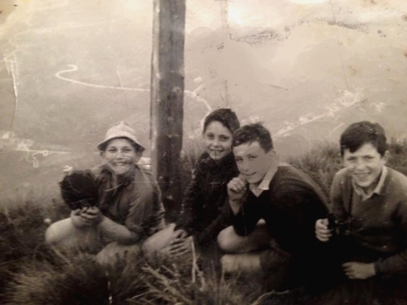 14-Monte Sperone, 24 giugno 1958.  Da sinistra Umberto Lotto Pucci, Silvano Monaia, Cesare Cappellari Natalino, Armando Lovatel. Foto fatta dal loro maestro Vittorio Casanova..jpg