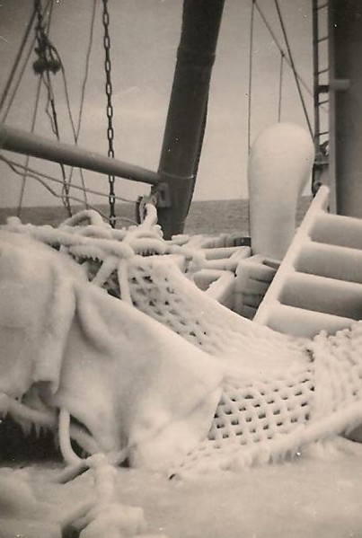98-Genepesca II anno 1954 Labrador, gelo in coperta.jpg