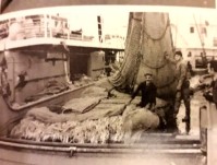 109) Ricca pescata di calamari sulle coste Nord di Boston - USA..jpg