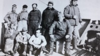 13) Parte dell'equipaggio del Genepesca I. Alfredo Di Biasio, Vittorio d'Alberto, Tommaso Mazzone, Giorgio Mazzocchetti e Aldebrando Pieraccini di Viareggio. 1962..jpg