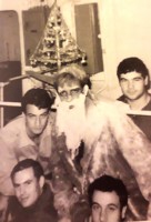 148) Natale a bordo del Genepesca X con babbo Natale. Di Silvi vi sono Vittorio Scordella, in alto a ds Fioravante Proterra..jpg