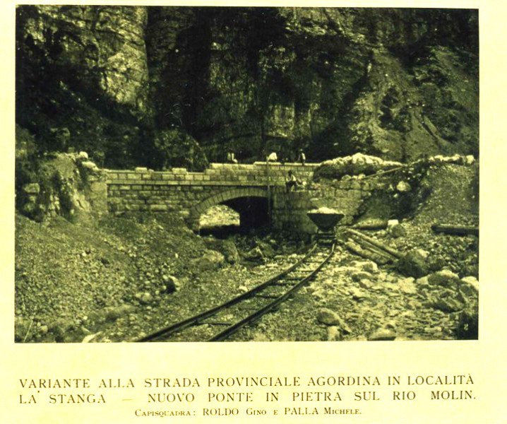 67) Variante alla strada provinciale agordina in località LA STANGA - Nuovo ponte in pietra sul RIO MOLIN..jpg
