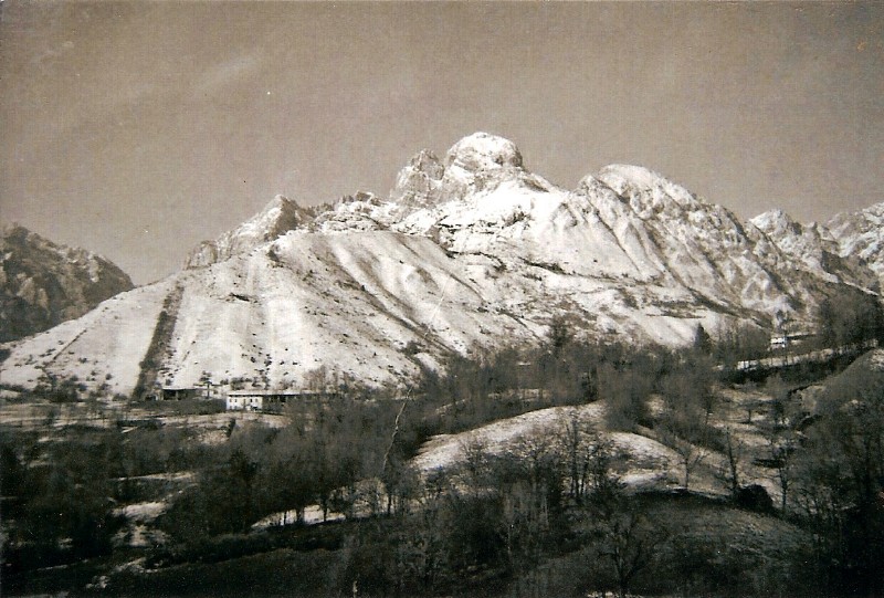 07-Montagne di Roncoi in Inverno anni '50.jpg