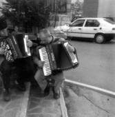 14-Elder e Toni subit alla festa della befana a San Gregorio.jpg