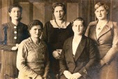 62b-Paolina (mamma di Lia), Angela (moglie di Bepi Parigi), Ida (moglie di Wilmo), Irma (moglie di Germano Cassol), la Giovanna moglie di Tilio mas.jpg