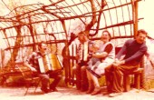 30-Ciano, Toni subit, me mama e Duilio su Dai Scot, Agosto '86.jpg