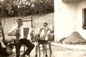 54-Toni e Ciano su dai Scot fine anni '50.jpg