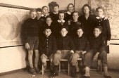 03-Scuole elementari di San Gregorio Novembre 1955. In piedi da sx. De Gol Felice, Pulz Giuliano, Bortoluzzi Rosanna, Cassol Liliana .....jpg