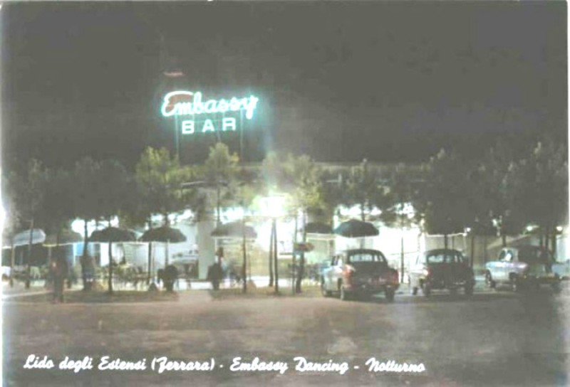 190) Lido degli Estensi - Bar Embassy 1959. Quando era ancora dancing si esibivano quasi tutte le sere Dino oppure Fiammetta..jpg