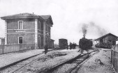 21-Magnavacca -  il treno, venivano in spiaggia con pentole e pentolini e stavano tutta la giornata!!!.jpg