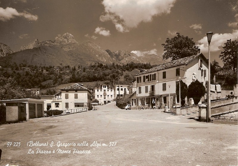 34-Piazza e M. Pizzocco anni '50.jpg