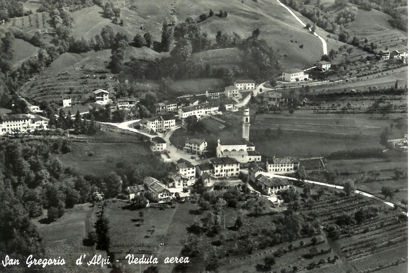 50a-S. Gregorio veduta aerea fine anni '50.jpg