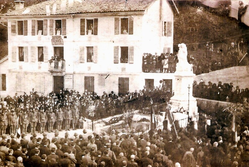 07-Vecchia foto di San Gregorio ai tempi del fascismo anni 1920..jpg