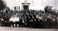 19-Anno 1933 SAN GREGORIO Nelle Alpi. giovani balilla e piccole italiane.jpg