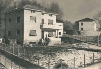 51-San Gregorio nelle Alpi - casa di Strazzabosco, ed. Lina Follin alimentari e casalinghi anni '50..jpg