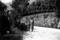 54-San Gregorio nelle Alpi. Fontana. Fine anni '50 - La Maria de Elso.jpg