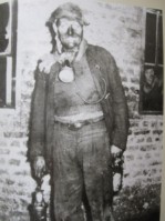 07-Il minatore Florindo De Paoli di San Gregorio nelle Alpi dopo otto ore di lavoro nelle viscere della terra. Belgio 1956.jpg