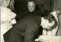 32-Matrimonio Gabriele e Maria De Bastiani, firma in sagrestia, anno 1960.jpg