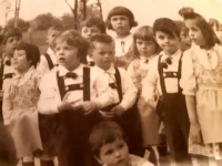 21-La festa della mamma, uno degli l'appuntamenti più belli, siamo nel 1968 e la festa si svolge nel retro del cortile della scuola elementare.jpg