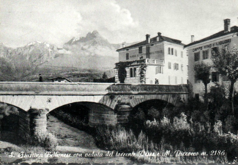 33-Santa Giustina bellunese con veduta torrente Veses.JPG