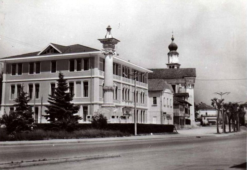 73-CARTOLINA DI SANTA GIUSTINA, MUNICIPIO - BELLUNO Luglio 1972.jpg