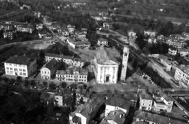 85-Santa Giustina  primi anni '90, vecchio oratorio..jpg