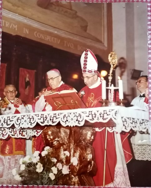 176) Il Cardinale Luciani Albino  Nella  chiesa di Santa -Giustina Bellunese.jpg