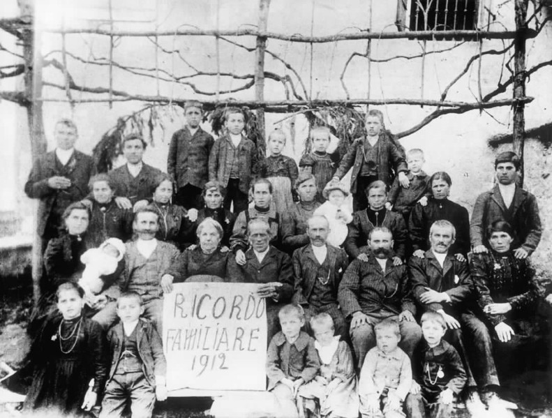 179) Col Cumano - ricordo di famiglia anno 1912..jpg