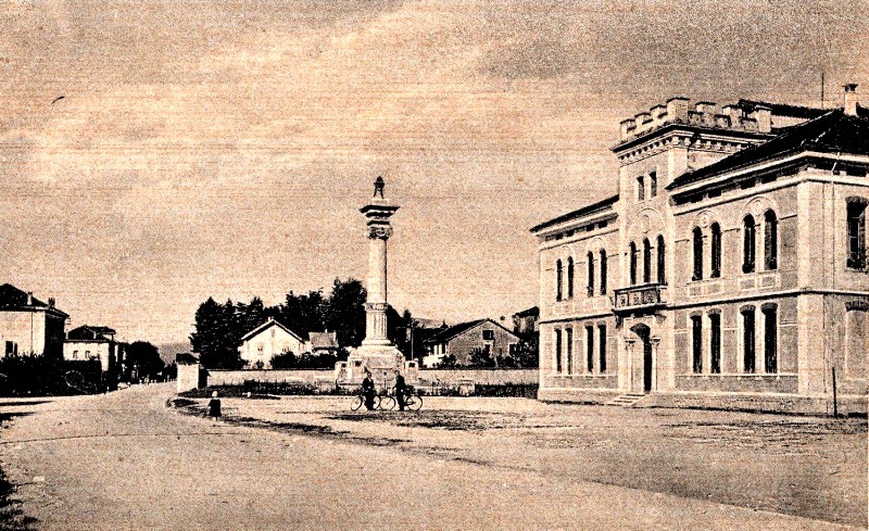 19) Santa Giustina Bellunese Municipio Monum.ai Caduti, anno 1920..jpg
