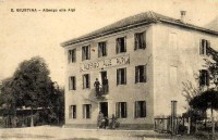 36-santa giustina -Albergo alle Alpi - davanti alla stazione vecchia costruzione anno 1945.jpg