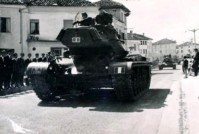 40-Santa Giustina anni '50 - carri armati sul ponte Veses.jpg